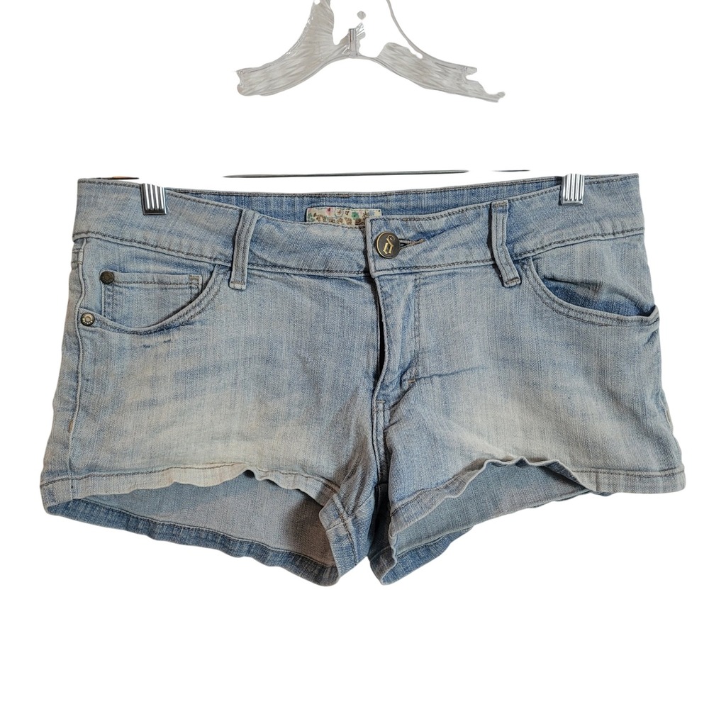 Decree Womens Light Wash Low Rise Denim Micro Shorts Size 11 Stretch Y2K Classic